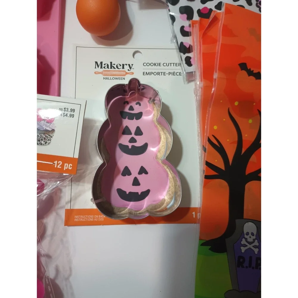 Makery Halloween Baking Lot Pink Haunted House Silicone Mold Rolling Pin Bags